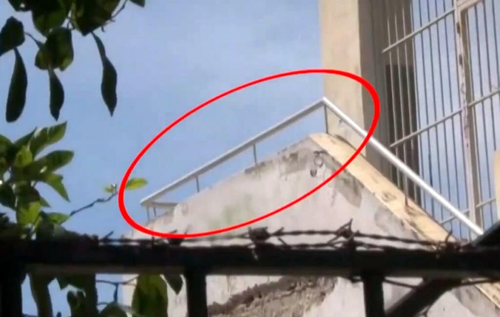 Δραματική κατάσταση για 13χρονη που έπεσε από το μπαλκόνι του σχολείου