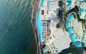 ΔΥΠΑ: 300.000 επιταγές για τον Κοινωνικό Τουρισμό φέτος