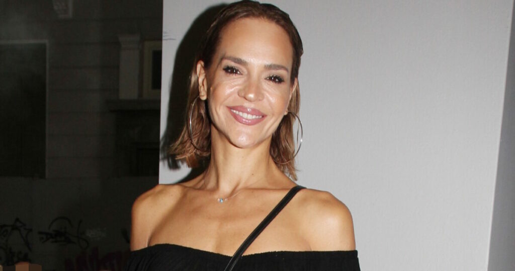 Νικολέττα Καρρά: Αν και δεν αγαπώ τις ρυτίδες, η εμφάνισή μου δεν είναι το παν