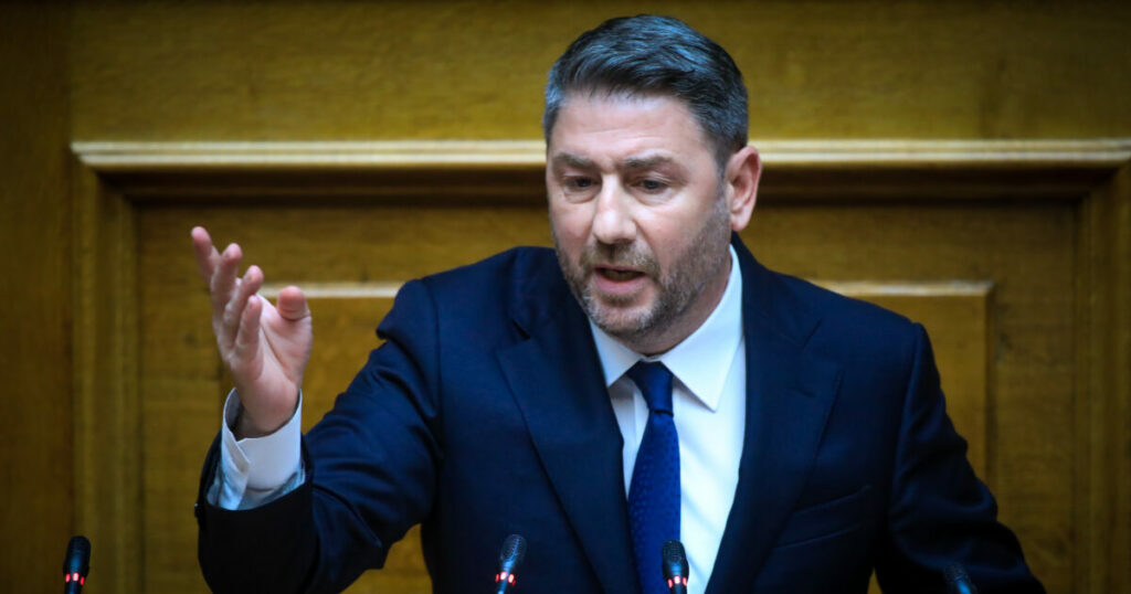 Το ΠΑΣΟΚ εντείνει τις επιθέσεις κατά της κυβέρνησης: «Πλήττουν τη Δικαιοσύνη»