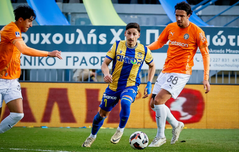 Super League: Αποφασιστικές μάχες για θέσεις και παραμονή