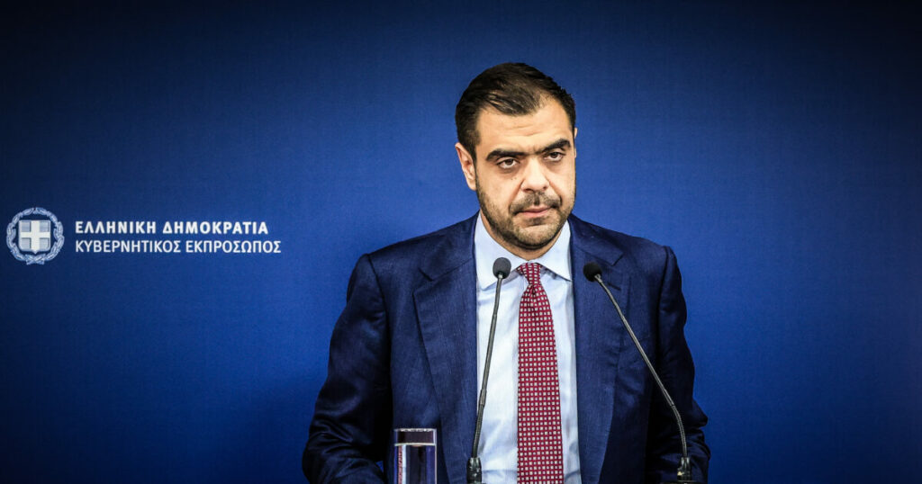 Ενημέρωση των πολιτικών συντακτών από τον Παύλο Μαρινάκη