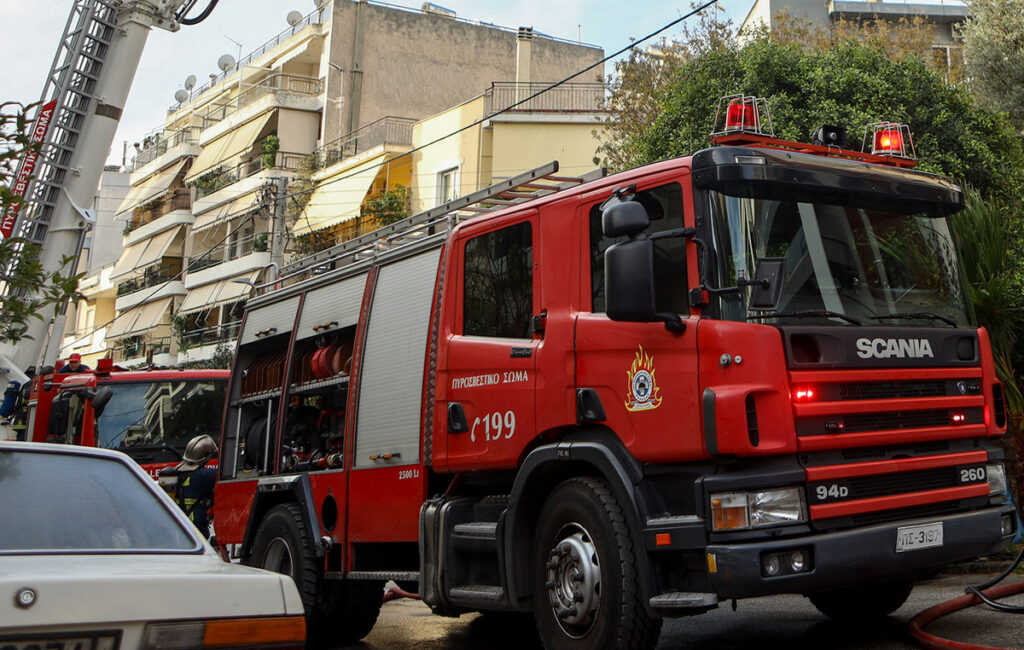 Φωτιά σε διαμέρισμα 4ου ορόφου στα Πατήσια: Συναγερμός για την Πυροσβεστική
