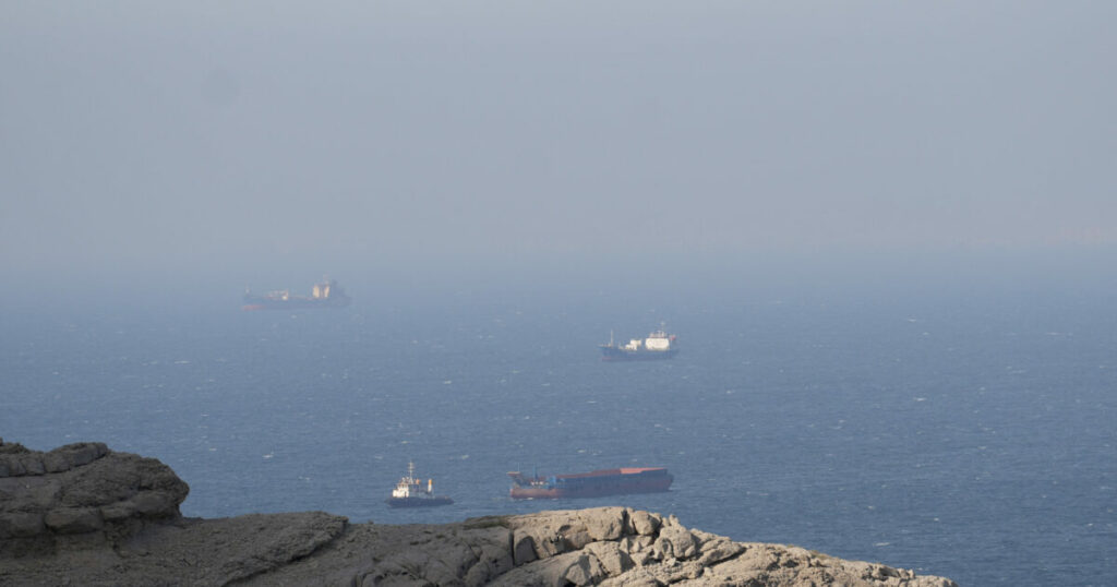 Η Ελλάδα και 89 χώρες ζητούν άνοιγμα Στενών του Ορμούζ