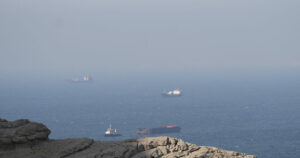 Η Ελλάδα και 89 χώρες ζητούν άνοιγμα Στενών του Ορμούζ