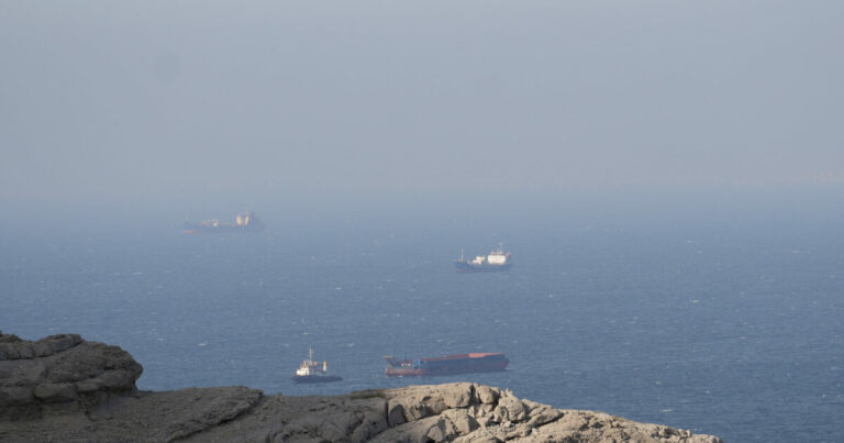 Η Ελλάδα και 89 χώρες ζητούν άνοιγμα Στενών του Ορμούζ