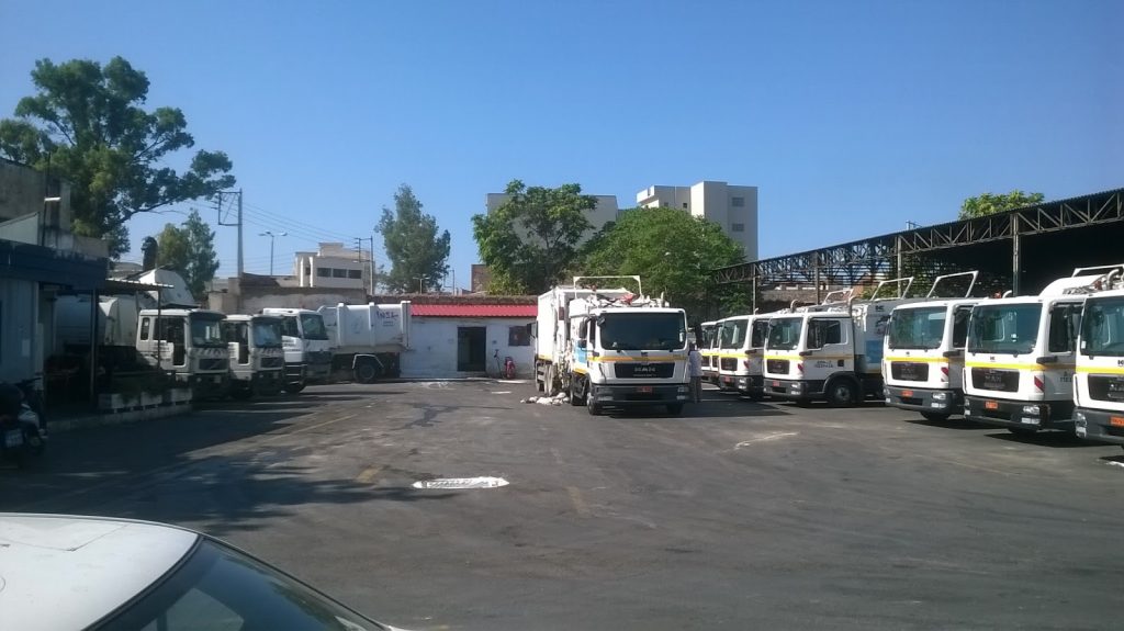 Καταγγελίες για την πυρκαγιά στο αμαξοστάσιο του Δήμου Πειραιά