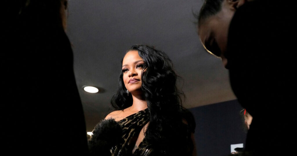 Η Ριάνα και η 7 μηνών κόρη της ποζάρουν για το περιοδικό W Magazine