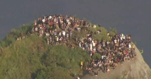 Βραζιλία: Τουρίστες εγκλωβισμένοι σε κορυφή του Ρίο ντε Τζανέιρο