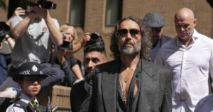 Ράσελ Μπραντ: Σεξουαλική σχέση με 16χρονη, παραδέχεται ότι ήταν εκμετάλλευση