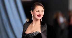 Η Σελίνα Γκόμεζ πρωταγωνίστρια στο νέο γουέστερν του Μπρέιντι Κόρμπετ