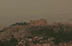 Αναμένονται λασποβροχές καθώς η αφρικανική σκόνη πλήττει την Αθήνα