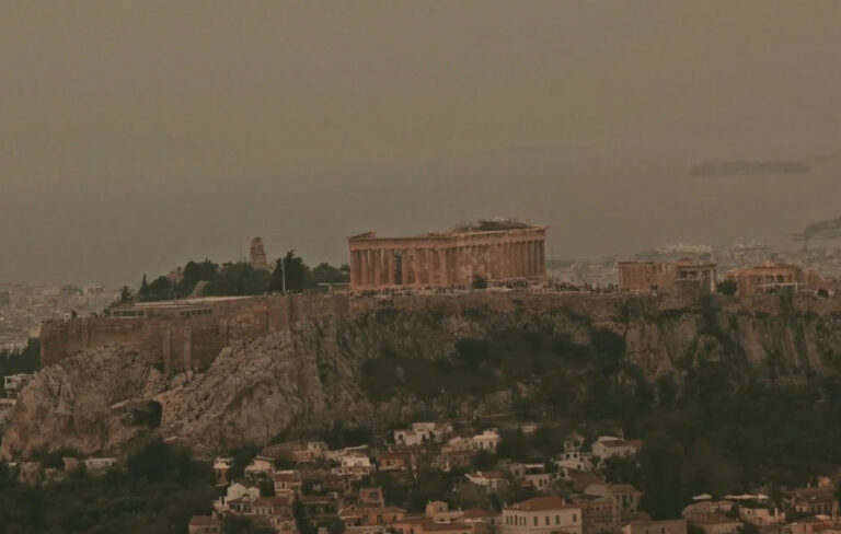 Αναμένονται λασποβροχές καθώς η αφρικανική σκόνη πλήττει την Αθήνα