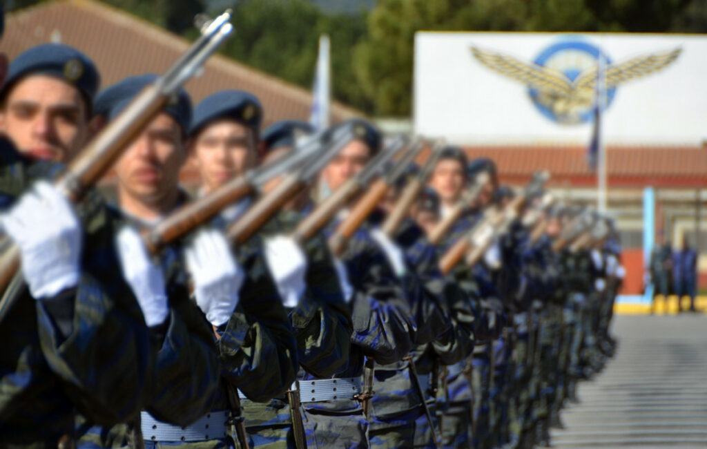 Αλματώδης αύξηση στις στρατιωτικές σχολές για το 2026: Οι τάσεις του υπουργείου Εθνικής Άμυνας