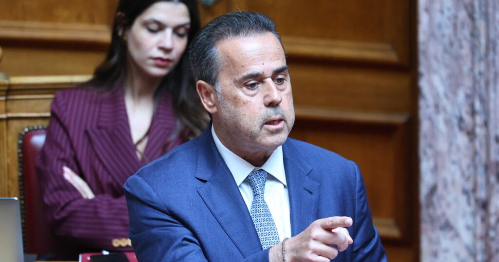 Παπασταύρου εναντίον ΣΥΡΙΖΑ: «Η Κνωσός στον έλεγχο του Υπερταμείου»