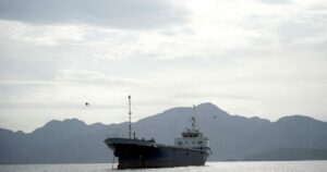 Το Ιράν εξετάζει αναστολή ναυσιπλοΐας στο Στενό του Ορμούζ για καλύτερες συνομιλίες με τις ΗΠΑ