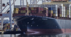 Επίθεση σε πλοίο ελληνικών συμφερόντων στο Ομάν, όλοι οι ναυτεργάτες σώοι