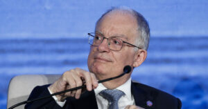 Τασούλας στη Σύνοδο Τριών Θαλασσών: Η Ελλάδα πύλη ενέργειας προς τον Βορρά