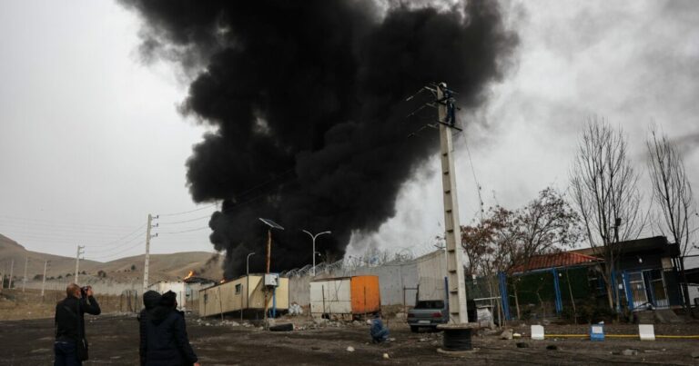 Νομπελίστας φυσικός προειδοποιεί για πυρηνικό πόλεμο: 35 χρόνια ζωής για την ανθρωπότητα