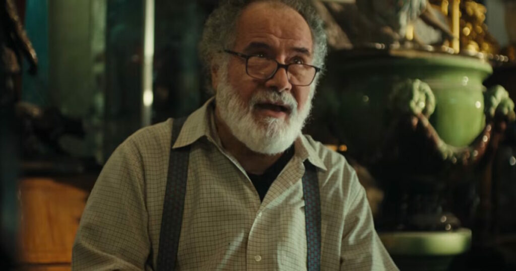 Ο Apon παρουσίασε το νέο του τραγούδι «Ρεμπέτικο» με τον Θοδωρή Κατσαφάδο