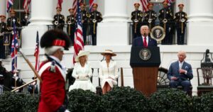 Ντόναλντ Τραμπ: Το χιούμορ για τον γάμο του με τη Μελάνια