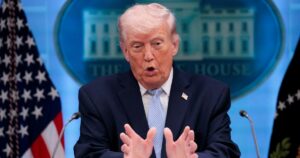 Λευκός Οίκος: Ο Τραμπ δεν έχει βάλει προθεσμία για το Ιράν