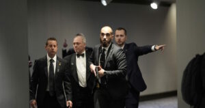 Η αδυναμία ασφαλείας που οδήγησε στη νέα κρίση για τον Τραμπ