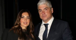 Σταματίνα Τσιμτσιλή: «Ο Θέμης μου έλεγε ότι μου πάνε τα κιλά της εγκυμοσύνης»