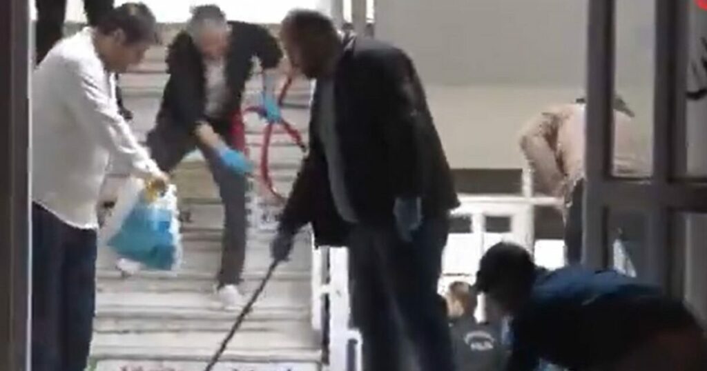 Τουρκία: Καθάρισμα σχολείου μετά τον τραγικό πυροβολισμό με 9 νεκρούς