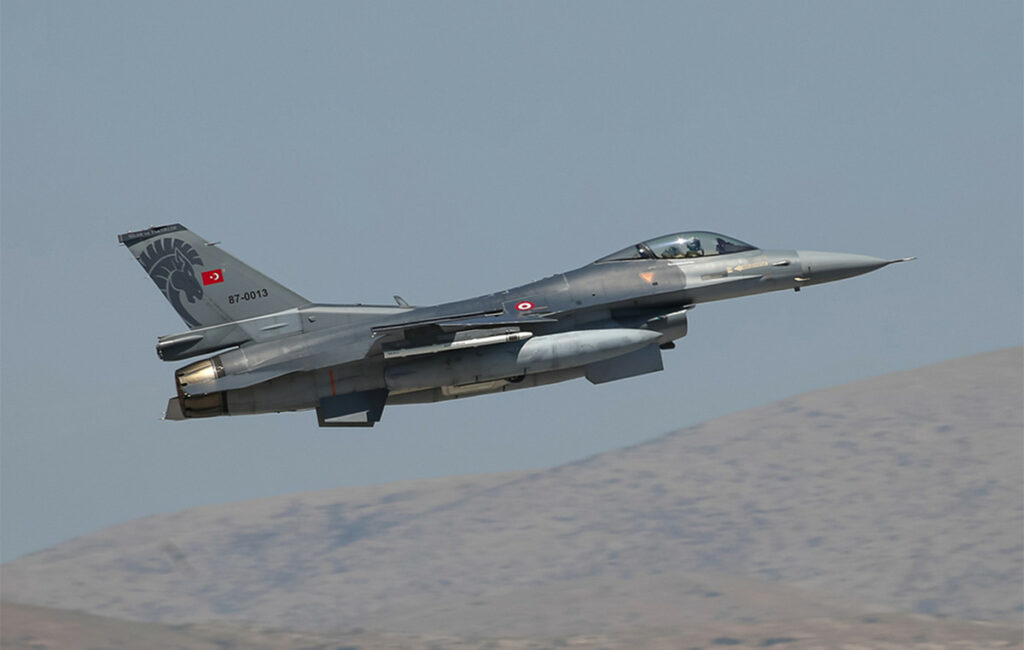 Συναγερμός στο Αιγαίο: Τουρκικά F-16 παραβιάζουν τον ελληνικό εναέριο χώρο