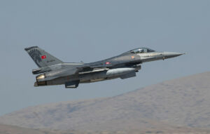 Συναγερμός στο Αιγαίο: Τουρκικά F-16 παραβιάζουν τον ελληνικό εναέριο χώρο