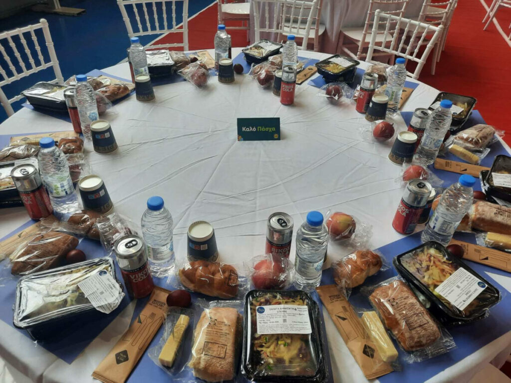 Δήμος Αθηναίων: 1.300 γεύματα αγάπης για ευάλωτους πολίτες