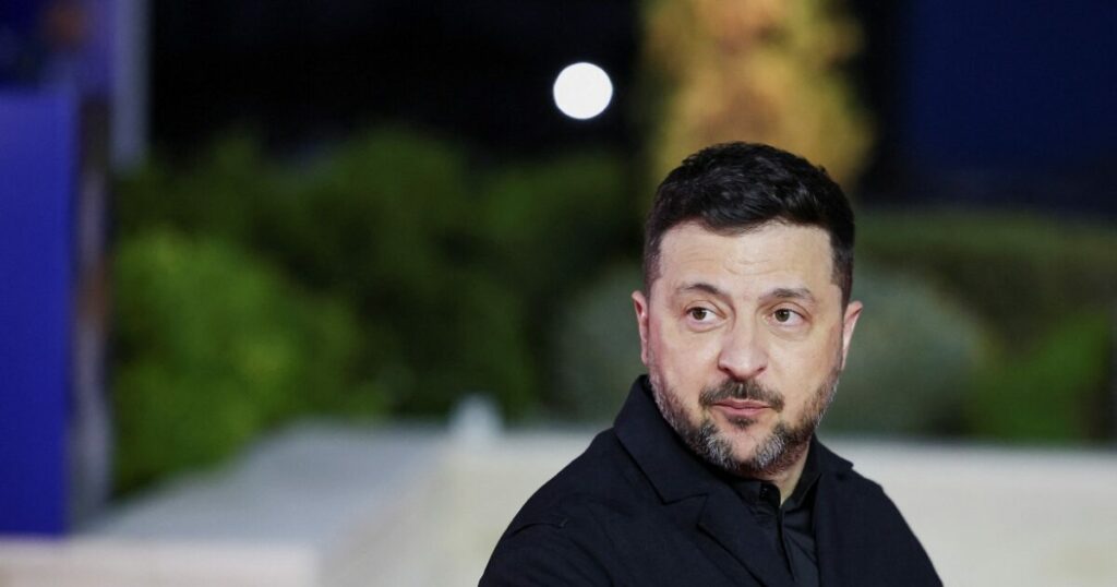 Ζελένσκι: Ζητά διευκρινίσεις για την πρόταση εκεχειρίας μετά την συνομιλία Τραμπ-Πούτιν