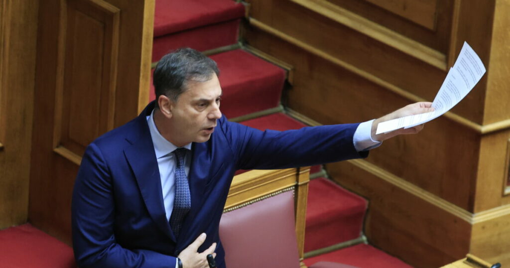 Χάρης Θεοχάρης: Αποσαφηνίζει την πηγή του πτυχίου του από το Imperial College