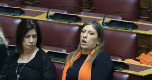 Ένταση στην Βουλή με Κωνσταντοπούλου καθώς ο Μητσοτάκης μιλούσε