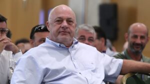 Αναταραχή από τις δηλώσεις Μπέου για ευθανασία αδέσποτων