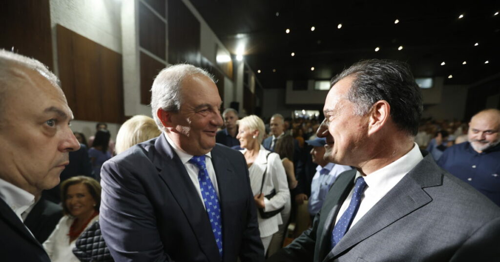Γεωργιάδης: «Ο Καραμανλής είναι η ΝΔ, δε χρειάζεται πρόσκληση για το συνέδριο»
