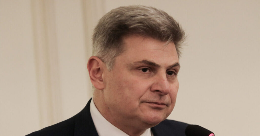 Φαραντούρης: «Ο ΣΥΡΙΖΑ άλλαξε 3 αρχηγούς, εγώ παραμένω σταθερός»