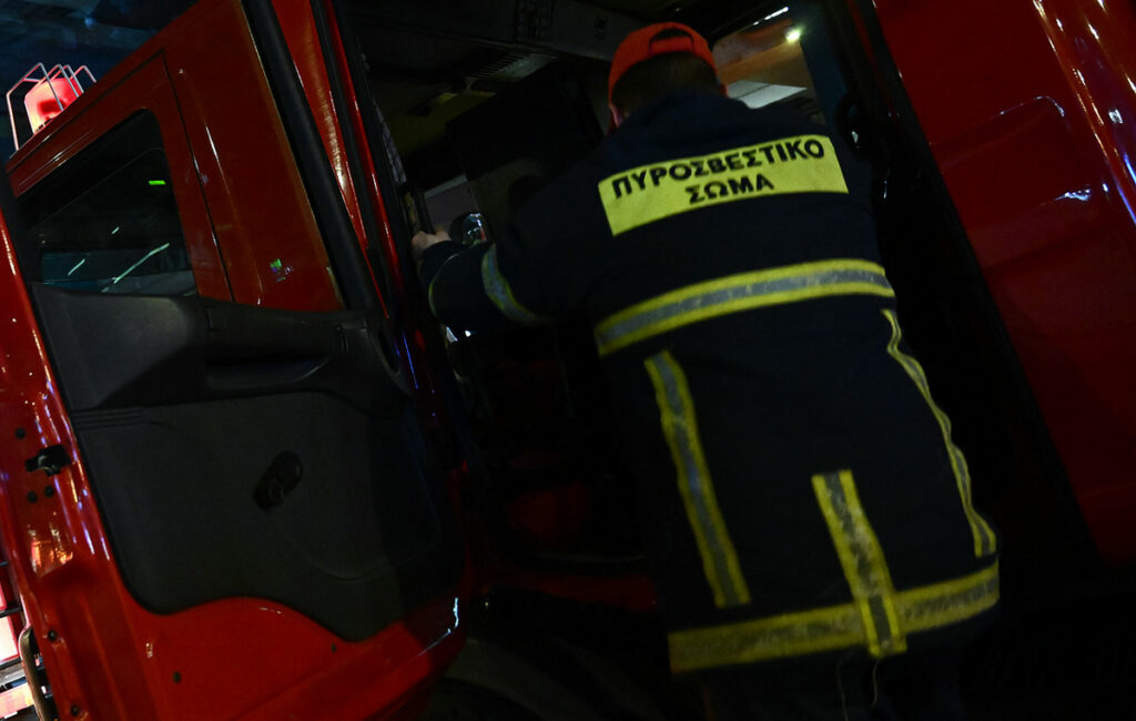 Φωτιά σε σπίτι στο Ωραιόκαστρο Θεσσαλονίκης, απεγκλωβίστηκαν μητέρα και παιδιά